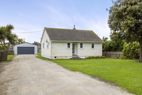 Photo of property in 12 Egmont Street, Patea, 4520