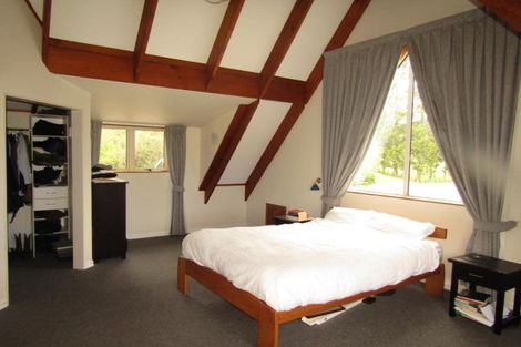 Photo of property in 2 Colletts Road, Mangaroa, Upper Hutt, 5371