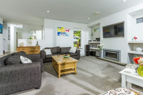 Photo of property in 8 Sealy Road, Torbay, Auckland, 0630
