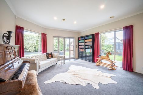Photo of property in 3 Peppertree Glade, Kelvin Grove, Palmerston North, 4414