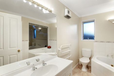 Photo of property in 28 Bentley Street, Russley, Christchurch, 8042