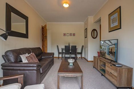Photo of property in 16 Freyberg Street, Roslyn, Palmerston North, 4414