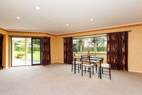 Photo of property in 46 Turitea Road, Fitzherbert, Palmerston North, 4472