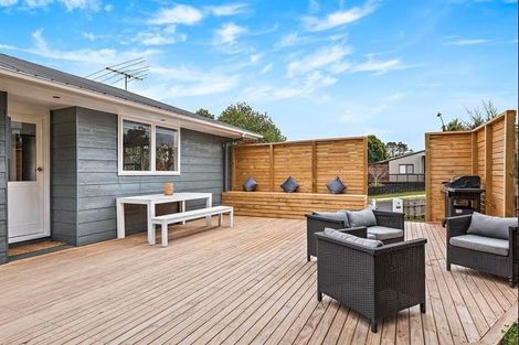 Photo of property in 3 Sumich Place, West Harbour, Auckland, 0618