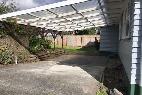 Photo of property in 10 Barnfield Place, Glendene, Auckland, 0602
