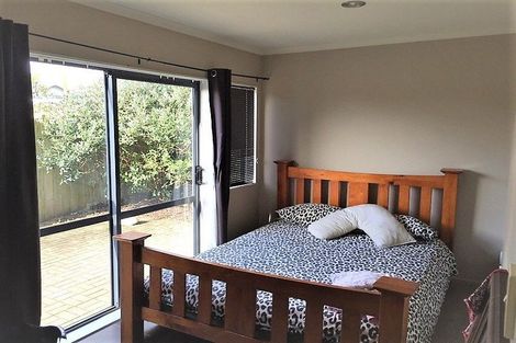 Photo of property in 114 Pitt Avenue, Clendon Park, Auckland, 2103