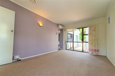 Photo of property in 15 Dellwood Avenue, Henderson, Auckland, 0612
