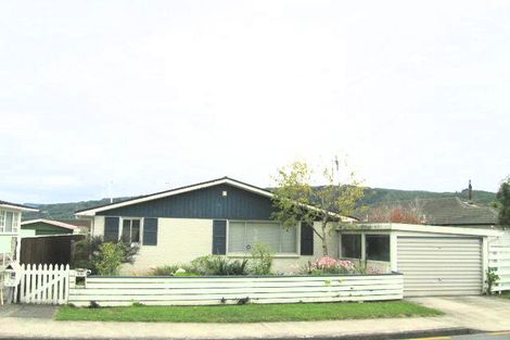 Photo of property in 2/41 Hillside Drive, Maoribank, Upper Hutt, 5018