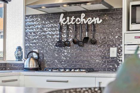 Photo of property in 110a Oceanview Road, Mount Maunganui, 3116