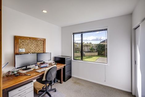 Photo of property in 11 Pania Place, Poraiti, Napier, 4112