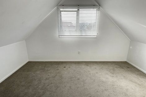 Photo of property in 17 Caspian Close, New Lynn, Auckland, 0600