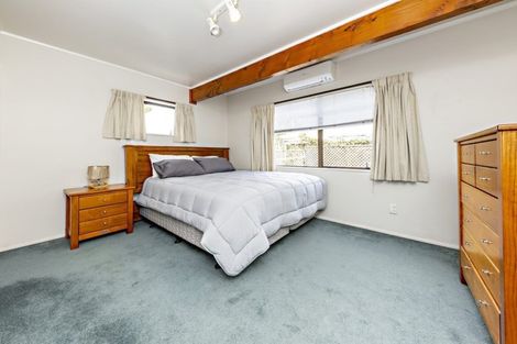 Photo of property in 2/80 Glengarry Road, Glen Eden, Auckland, 0602