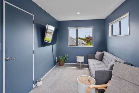 Photo of property in 1 Wendy Place, Heathcote Valley, Christchurch, 8022