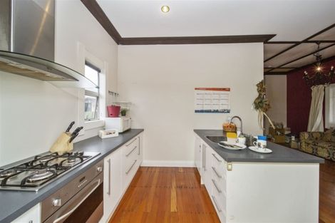 Photo of property in 8 Collins Street, Hawera, 4610