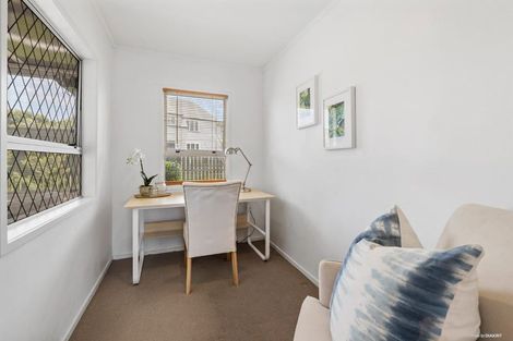 Photo of property in 17 Curacao Place, Half Moon Bay, Auckland, 2012