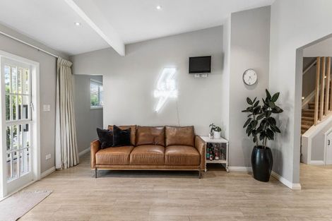 Photo of property in 25 Stevenson Road, Clarks Beach, 2122