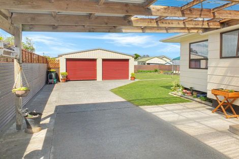 Photo of property in 20 Cousins Avenue East, Foxton Beach, Foxton, 4815