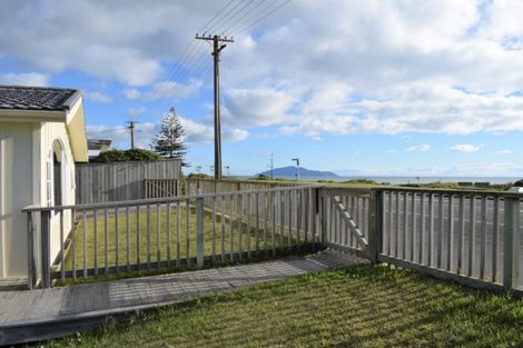 Photo of property in 68 Marine Parade, Otaki Beach, Otaki, 5512
