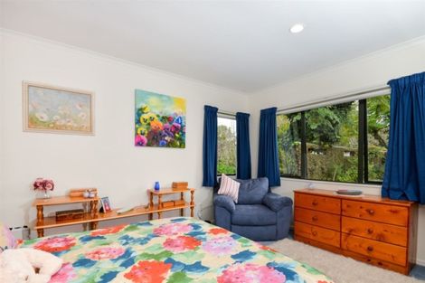 Photo of property in 2 Rosella Grove, Waimauku, 0812