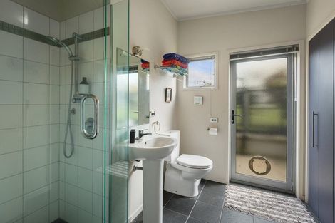 Photo of property in 32 Roretana Drive, Athenree, Waihi Beach, 3177