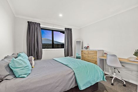 Photo of property in 15 Gemscott Crescent, Huapai, Kumeu, 0810