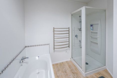 Photo of property in 22 Ngarara Road, Waikanae, 5036