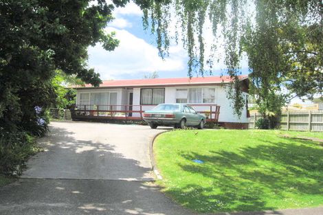 Photo of property in 33 Tairere Crescent, Rosehill, Papakura, 2113