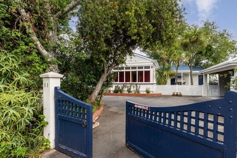 Photo of property in 11 Thompson Road, Bluff Hill, Napier, 4110