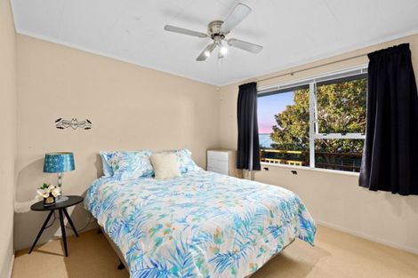 Photo of property in 12 Beauchamp Drive, Massey, Auckland, 0614