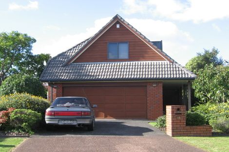 Photo of property in 28 Connemara Court, West Harbour, Auckland, 0618