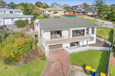 Photo of property in 10 Unsworth Drive, Unsworth Heights, Auckland, 0632