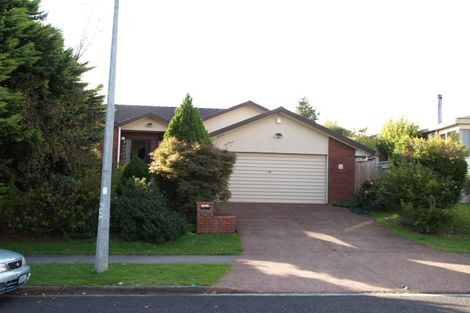 Photo of property in 16 Bob Charles Drive, Golflands, Auckland, 2013