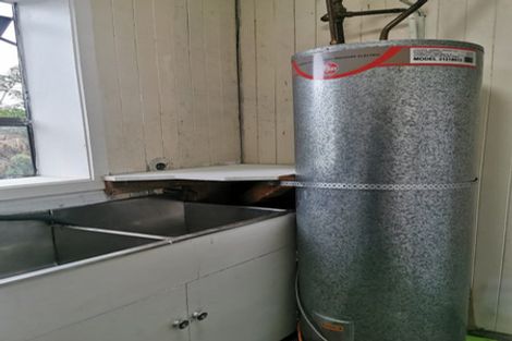 Photo of property in 42 Kamahi Street, Stokes Valley, Lower Hutt, 5019