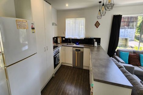Photo of property in 6a Brierley Place, Marfell, New Plymouth, 4310