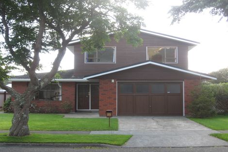 Photo of property in 22 Mcenroe Grove, Naenae, Lower Hutt, 5011