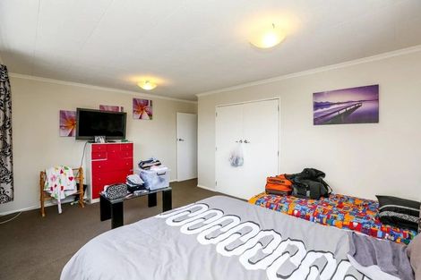 Photo of property in 59a Pioneer Road, Moturoa, New Plymouth, 4310