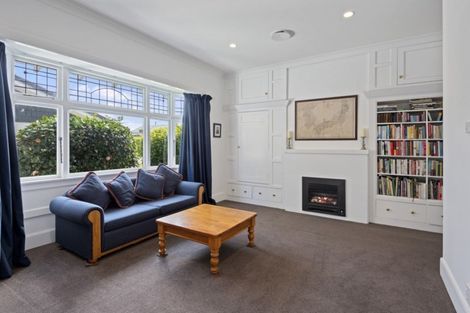 Photo of property in 33 Saint Andrews Square, Strowan, Christchurch, 8052