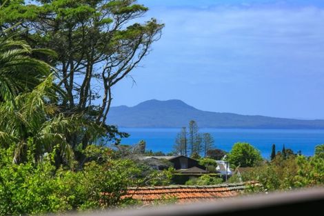 Photo of property in 1/26 County Road, Torbay, Auckland, 0630