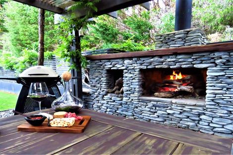 Photo of property in 1 Lakeside Terrace, Westport, 7892