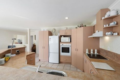 Photo of property in 145 Summerhill Drive, Fitzherbert, Palmerston North, 4410