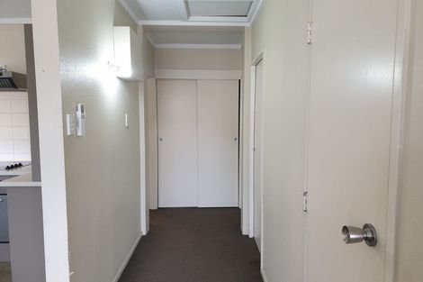 Photo of property in 2/126 Redwood Avenue, Tawa, Wellington, 5028