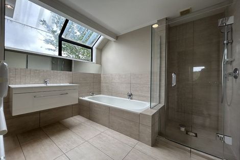 Photo of property in 17a Karetu Road, Greenlane, Auckland, 1051
