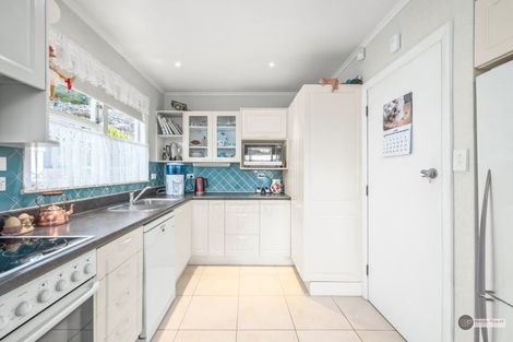 Photo of property in 37 Dalton Grove, Stokes Valley, Lower Hutt, 5019