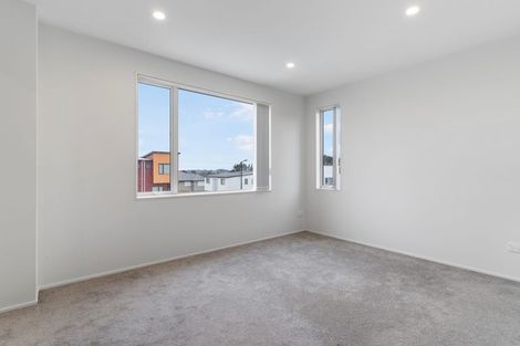 Photo of property in 5b Poruru Close, Papakura, 2110