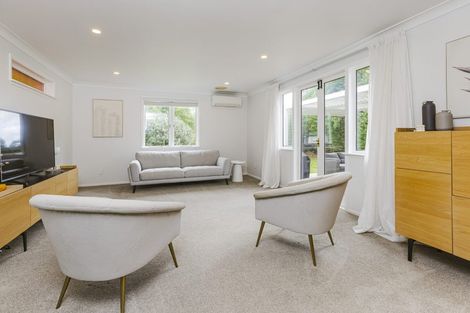 Photo of property in 12 Village Way, Ardmore, Papakura, 2582