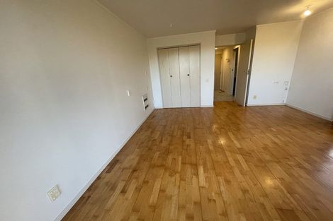 Photo of property in 180 Marine Parade North, Piha, New Lynn, 0772