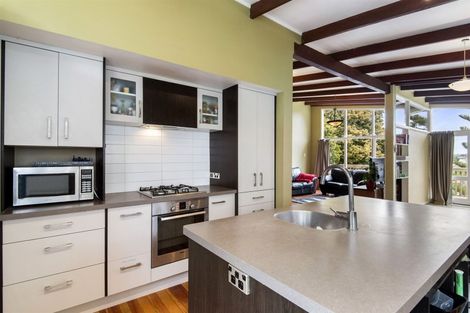 Photo of property in 118 Carlisle Road, Browns Bay, Auckland, 0632