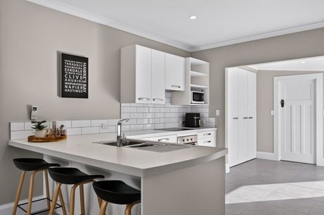 Photo of property in 203 Carlyle Street, Napier South, Napier, 4110
