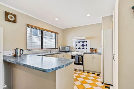 Photo of property in 2/25 Anne Mclean Drive, Bayview, Auckland, 0629