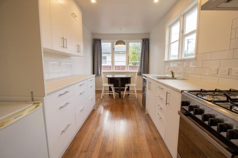 Photo of property in 211 Cambridge Terrace, Naenae, Lower Hutt, 5011